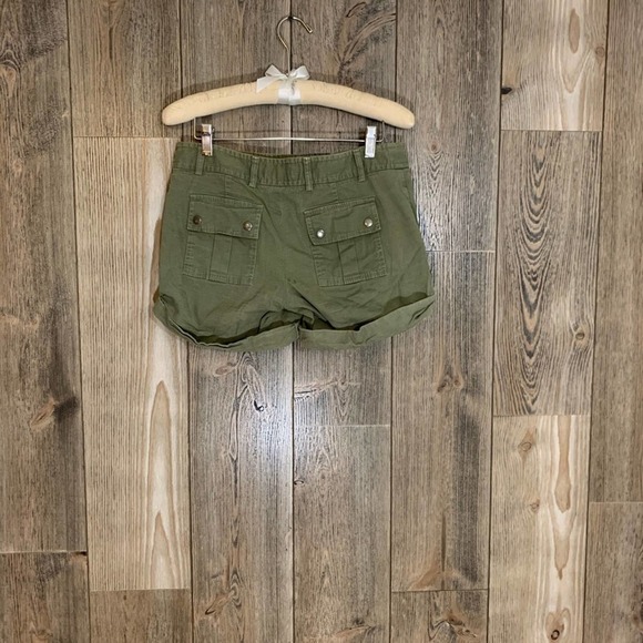 BCBG MaxAzria Shelly cuffed Shorts Sz 2 - Picture 2 of 6
